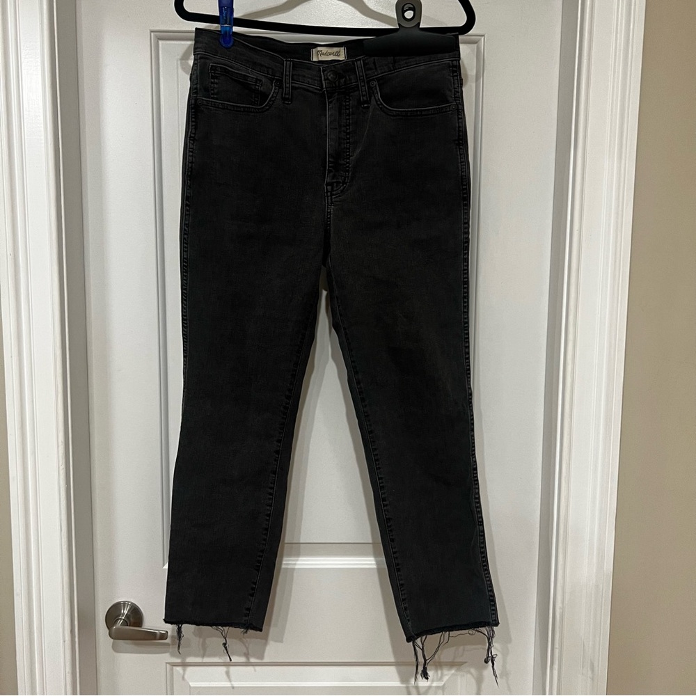 Madewell Stovepipe Straight Leg Jeans Raw Hem in Black